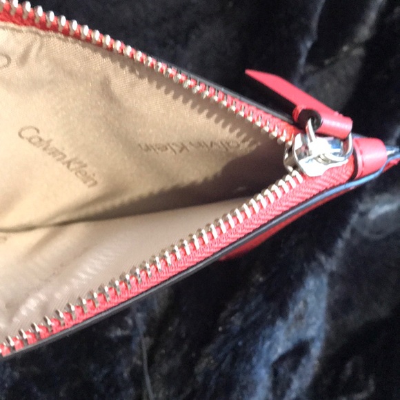 Calvin Klein Convertible Handbag/Backpack W/Wallet - Picture 11 of 16